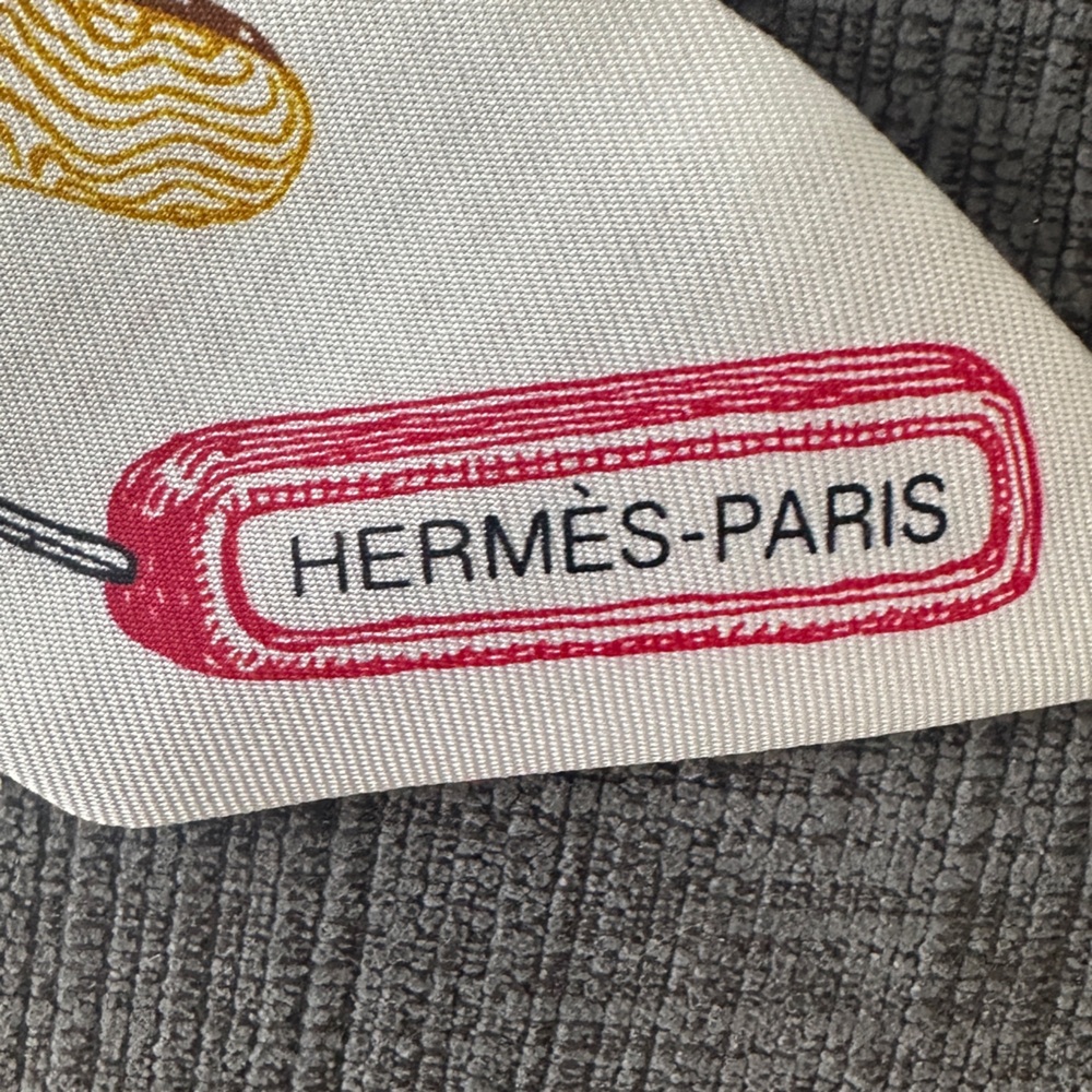 Hermes’ Twillie with Box and Tag - Picture 2 of 6